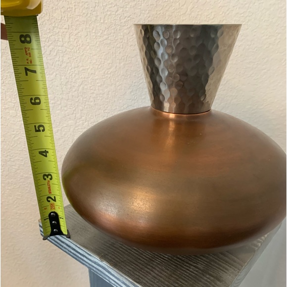 Copper decorative vase. - Picture 2 of 2